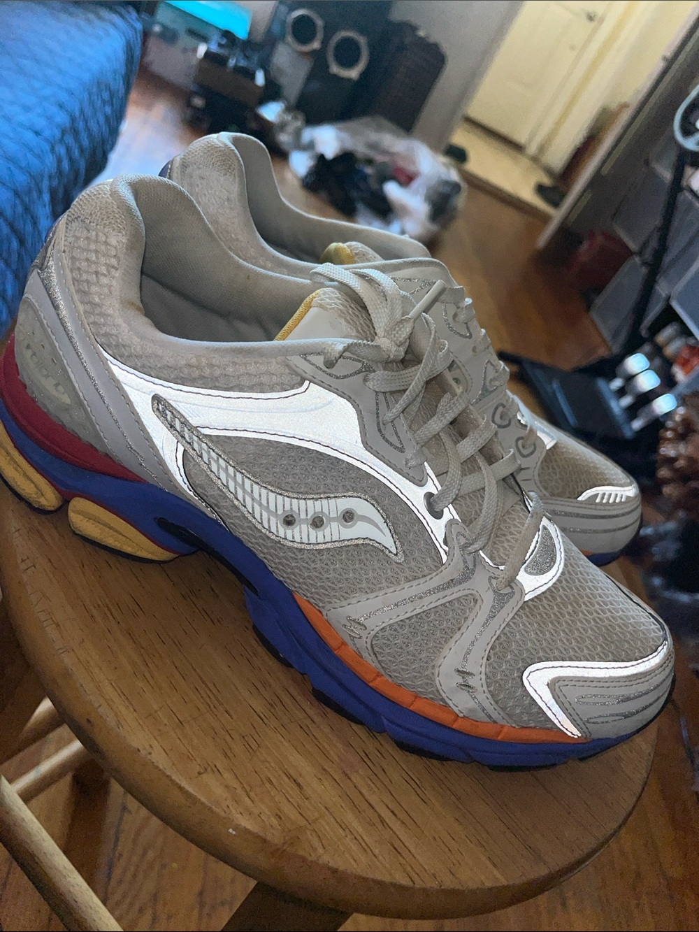 Saucony Men’s Athletic Sneakers in Gray with Blue & Orange Accents sz 9